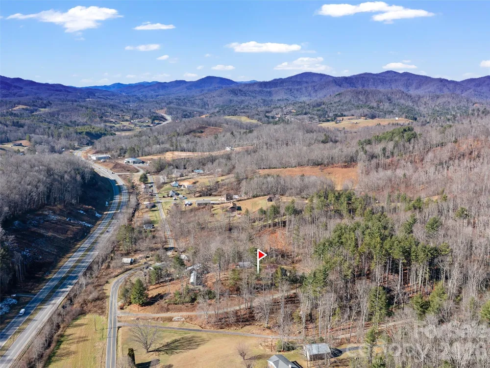 105 Satinwood Drive Burnsville, NC 28714