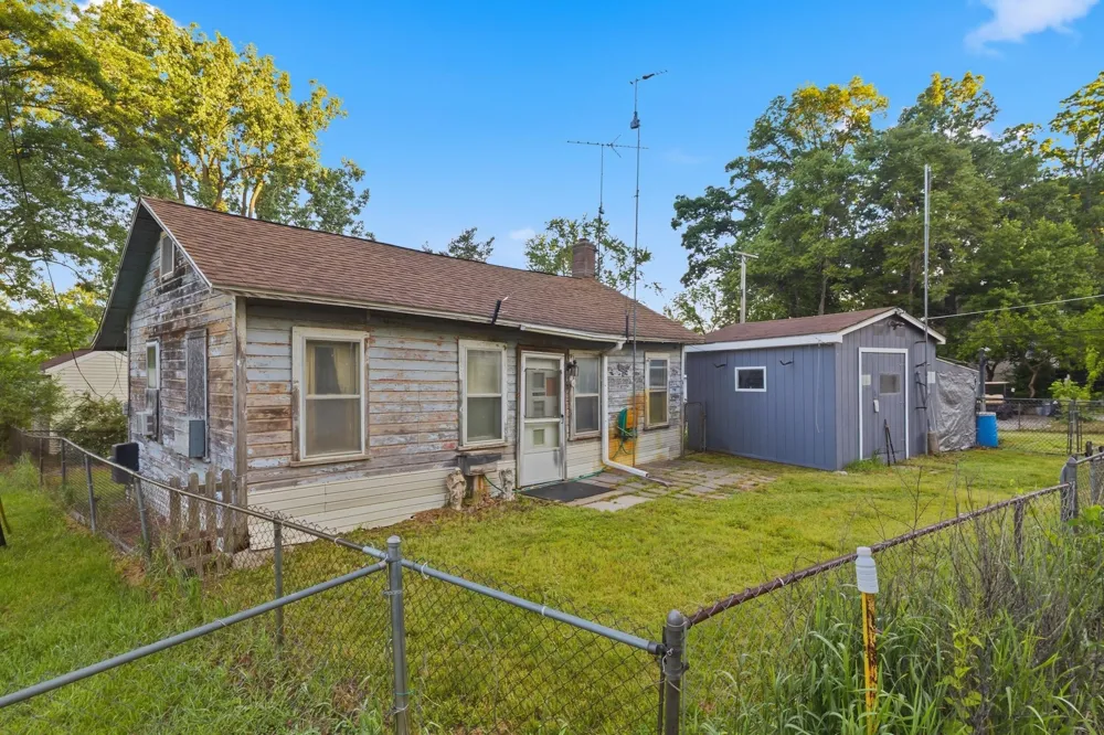 11106 Patterson Lake Drive Pinckney, MI 48169