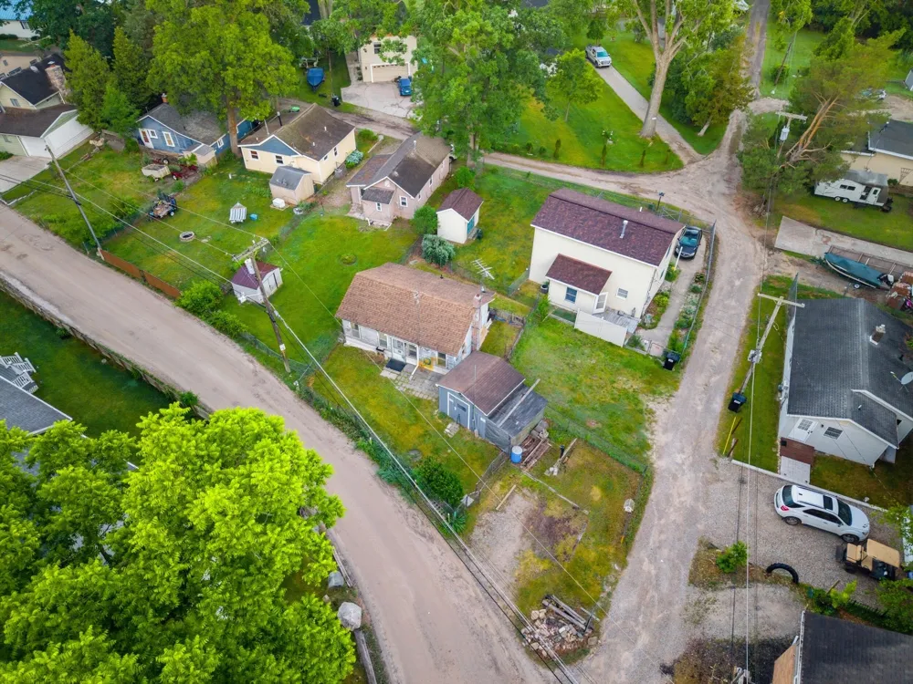 11106 Patterson Lake Drive Pinckney, MI 48169