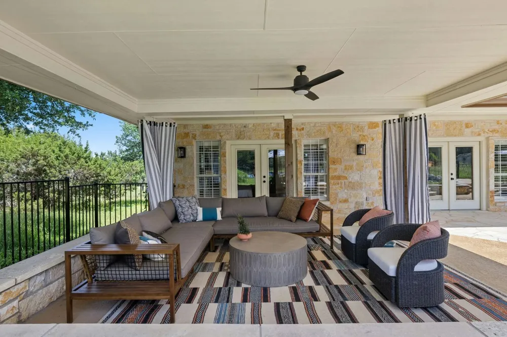 220 Sundance Trail Dripping Springs, TX 78620
