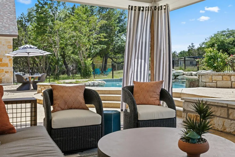 220 Sundance Trail Dripping Springs, TX 78620