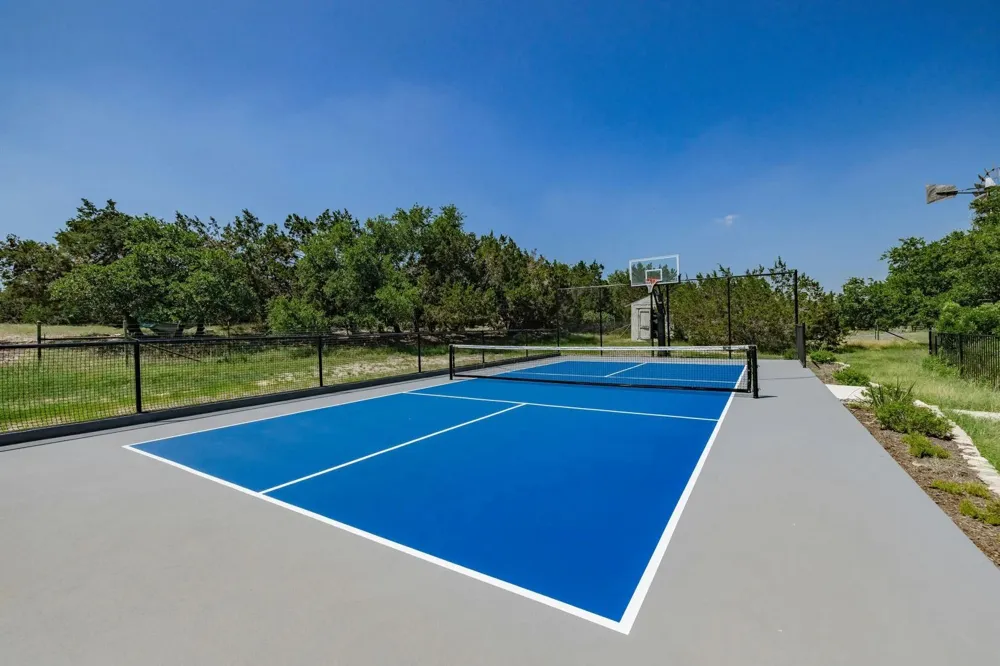 220 Sundance Trail Dripping Springs, TX 78620