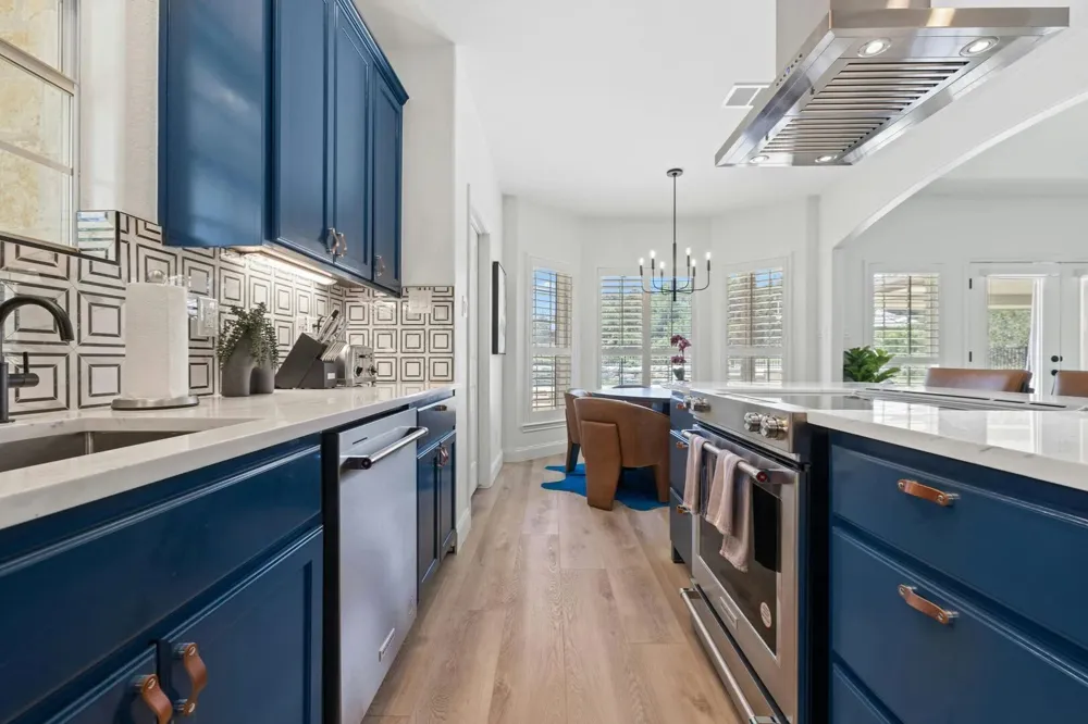 220 Sundance Trail Dripping Springs, TX 78620