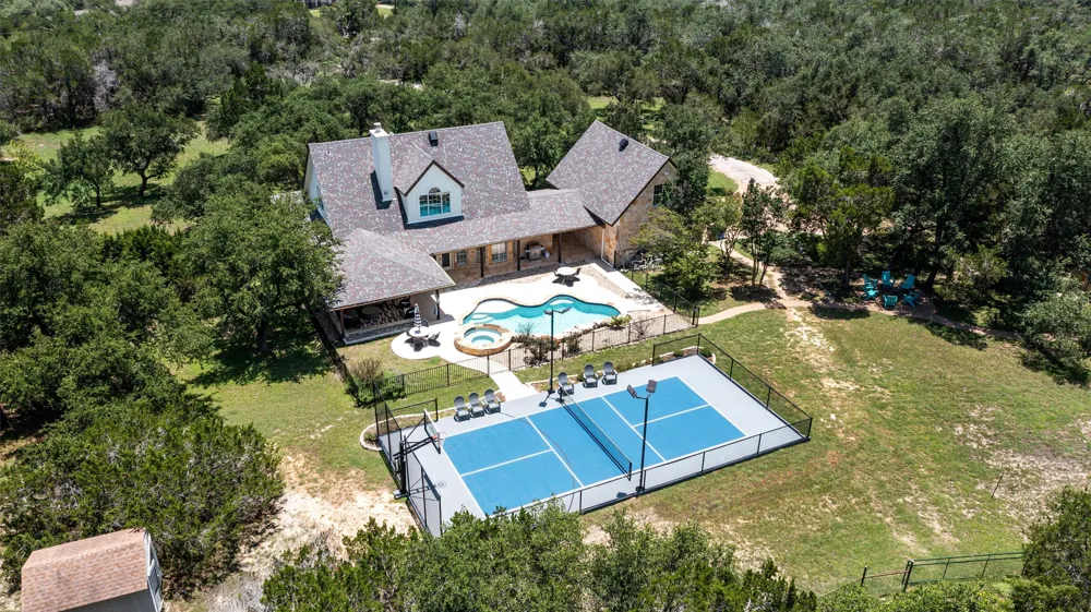 220 Sundance Trail Dripping Springs, TX 78620