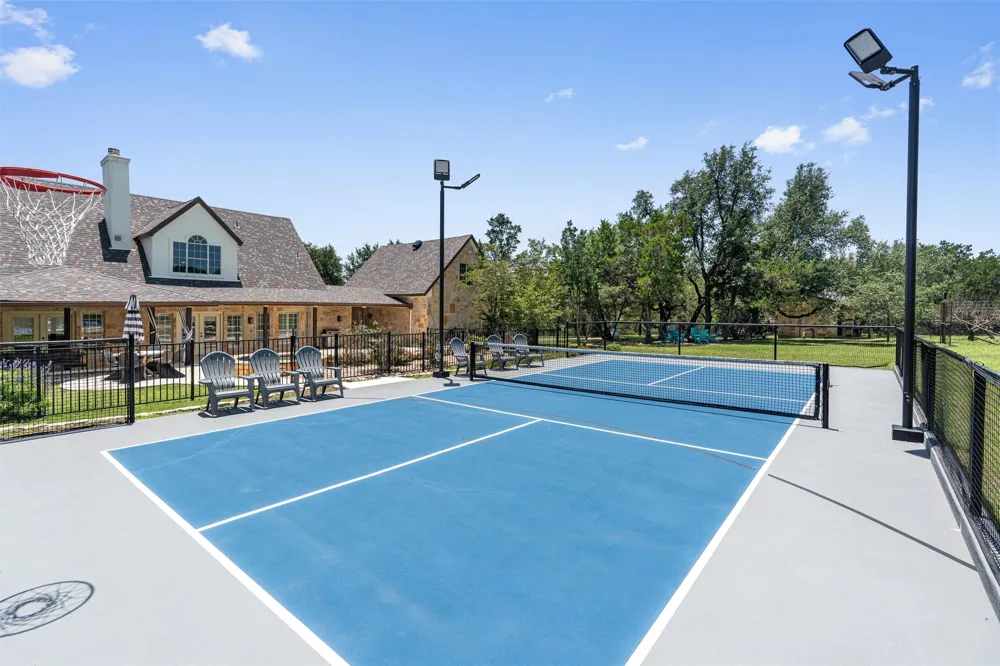220 Sundance Trail Dripping Springs, TX 78620