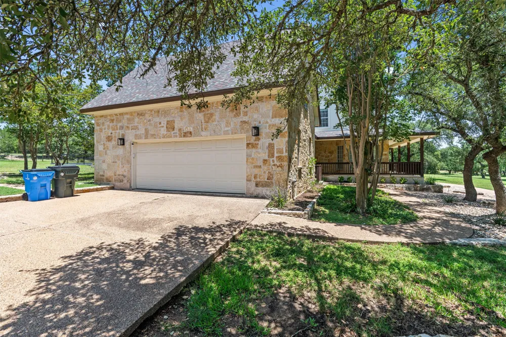 220 Sundance Trail Dripping Springs, TX 78620