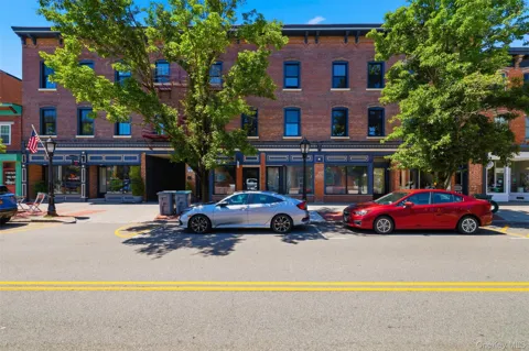 201 Main Street #2