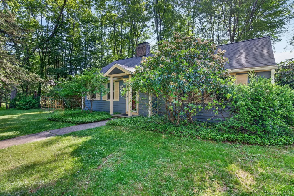 18 Playhouse Lane Woodstock, NY 12498