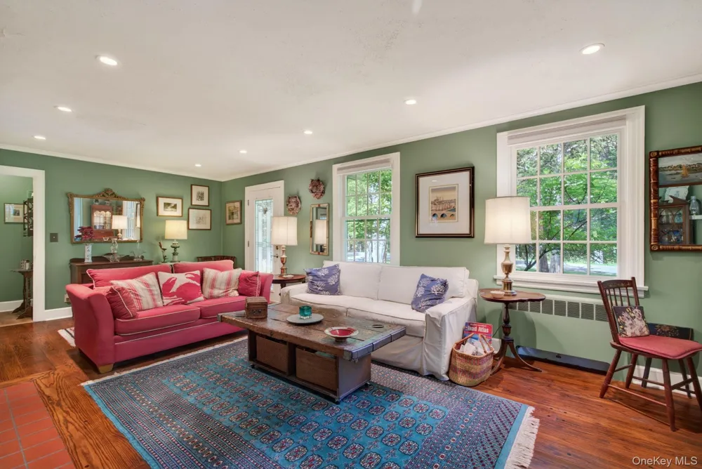 18 Playhouse Lane Woodstock, NY 12498