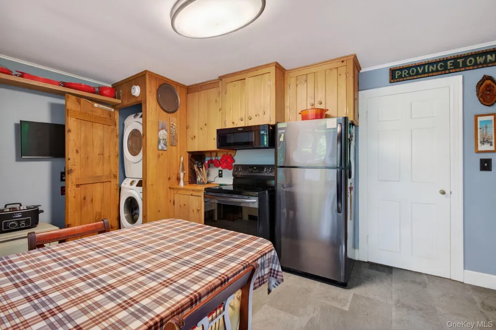 18 Playhouse Lane Woodstock, NY 12498