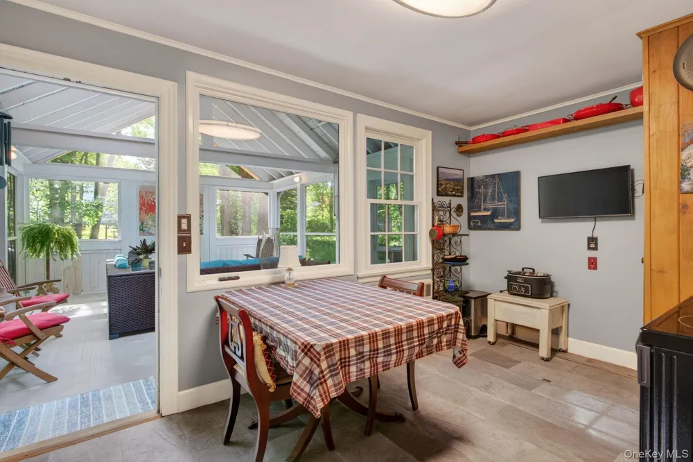 18 Playhouse Lane Woodstock, NY 12498
