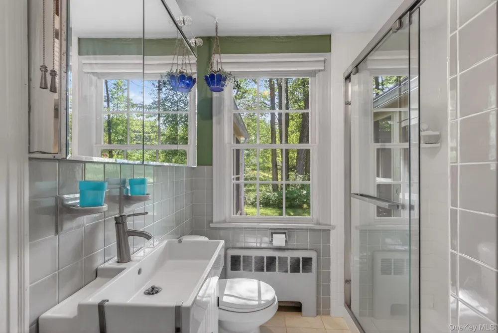 18 Playhouse Lane Woodstock, NY 12498