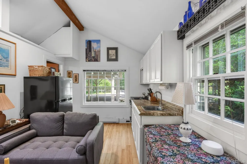 18 Playhouse Lane Woodstock, NY 12498