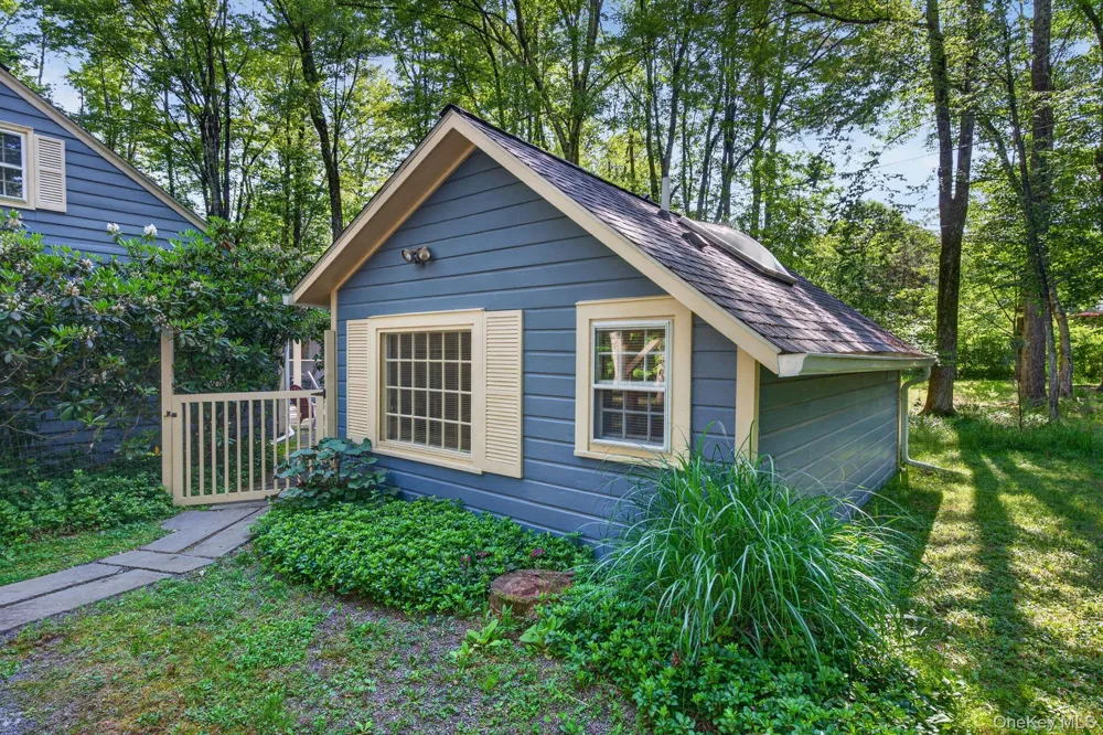 18 Playhouse Lane Woodstock, NY 12498