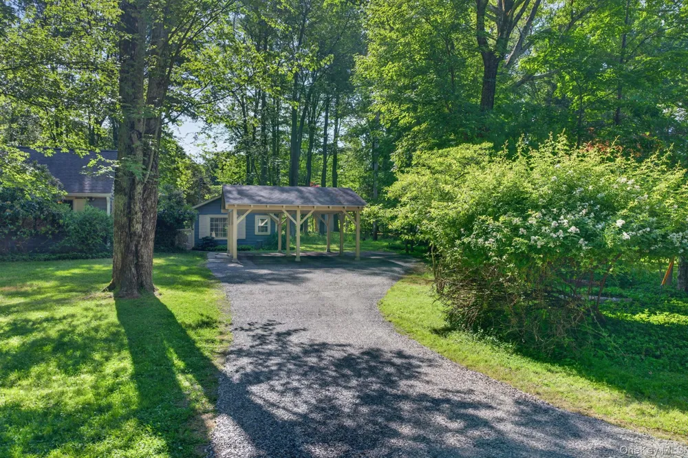 18 Playhouse Lane Woodstock, NY 12498