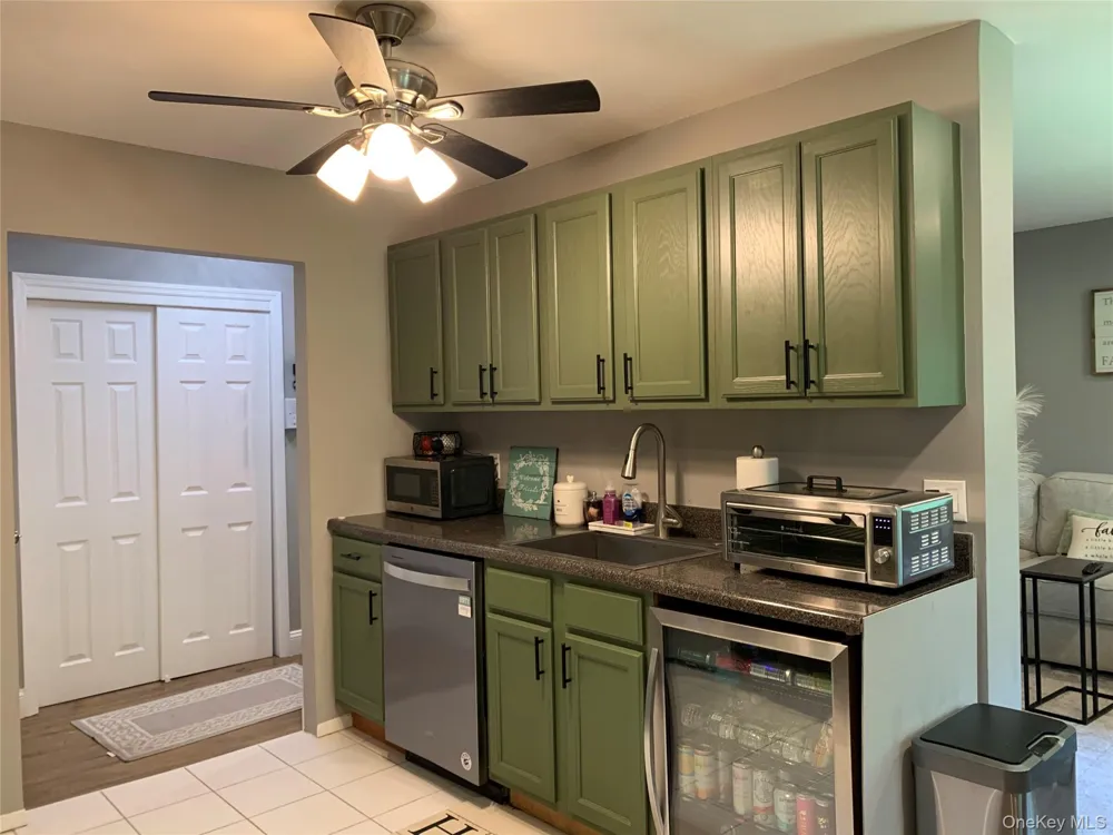 2449F Union Boulevard #12B Islip, NY 11751