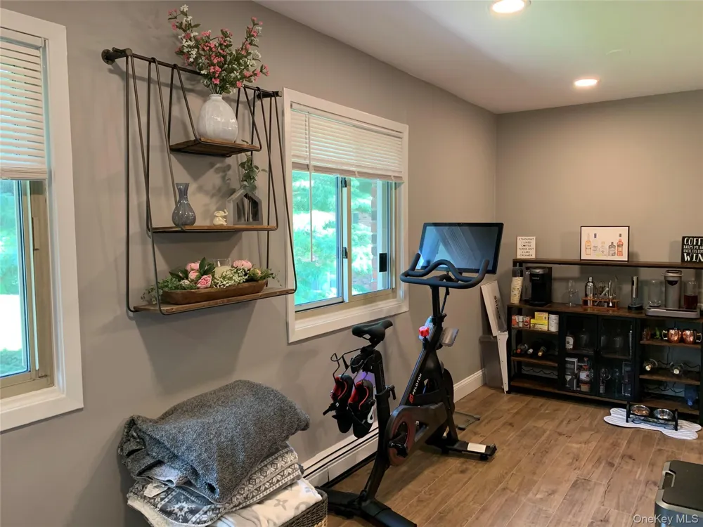 2449F Union Boulevard #12B Islip, NY 11751