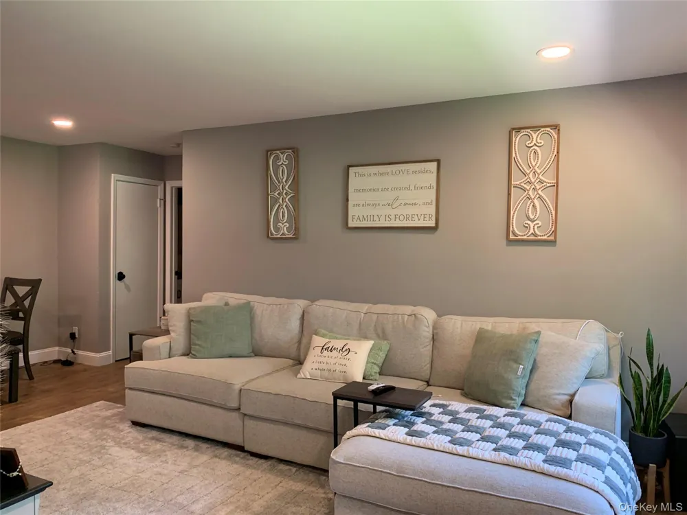 2449F Union Boulevard #12B Islip, NY 11751