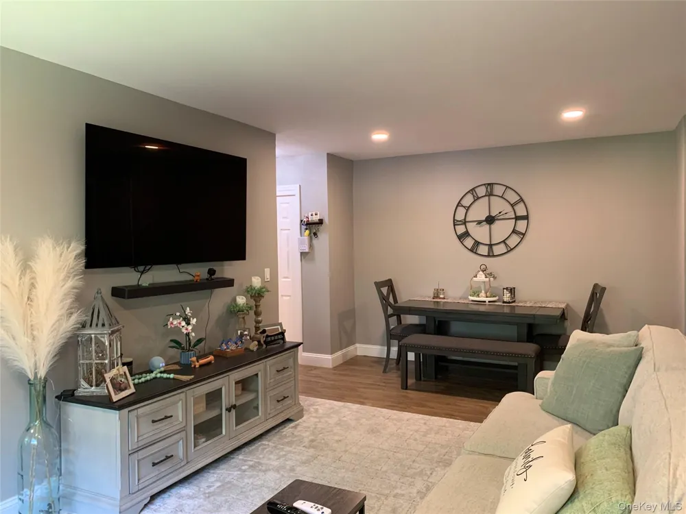 2449F Union Boulevard #12B Islip, NY 11751