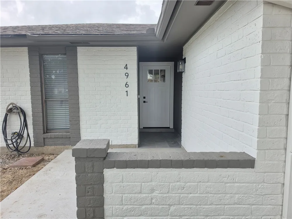 4961 Shadowbend Drive Corpus Christi, TX 78413