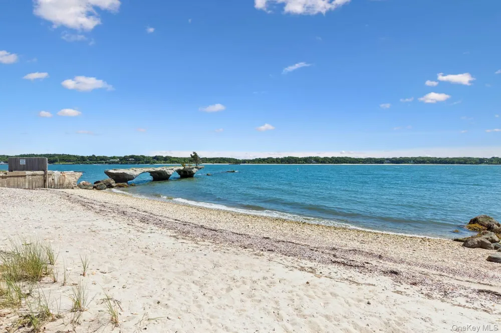 23 Osprey Road Shelter Island, NY 11964