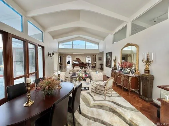 247 Barrett Road Lawrence, NY 11559