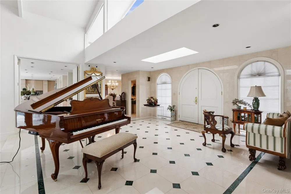 247 Barrett Road Lawrence, NY 11559