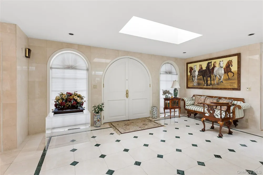 247 Barrett Road Lawrence, NY 11559