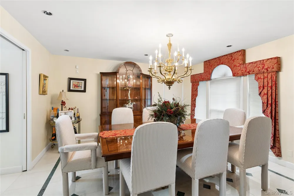 247 Barrett Road Lawrence, NY 11559