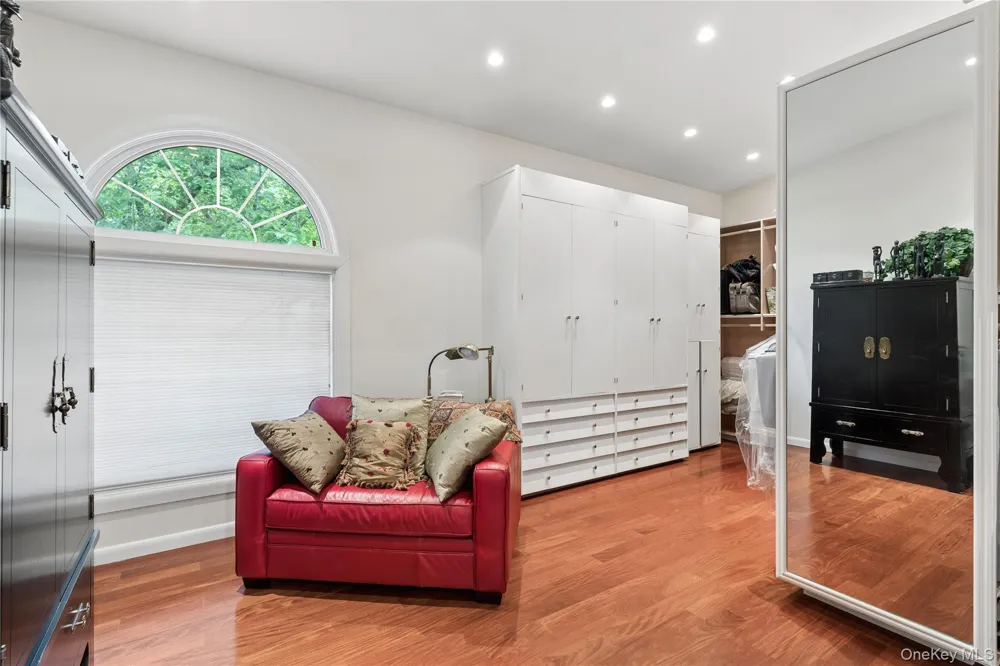 247 Barrett Road Lawrence, NY 11559