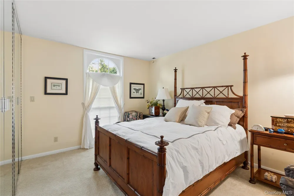 247 Barrett Road Lawrence, NY 11559