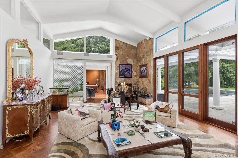 247 Barrett Road Lawrence, NY 11559