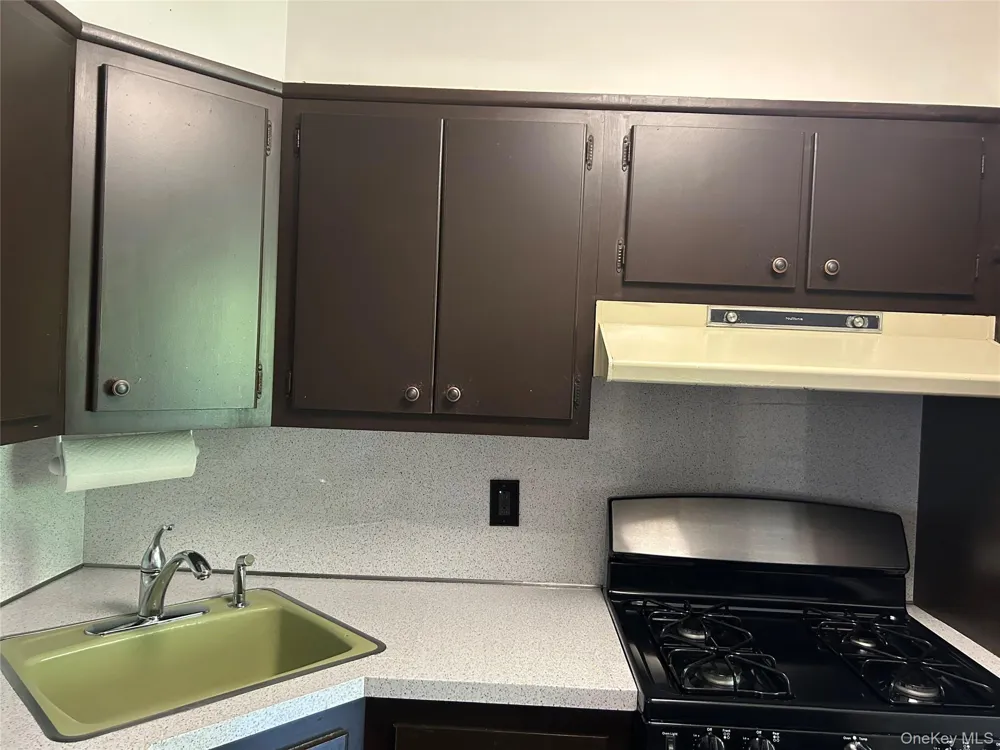 77-24 252nd Street #2nd Floor Bellerose, NY 11426
