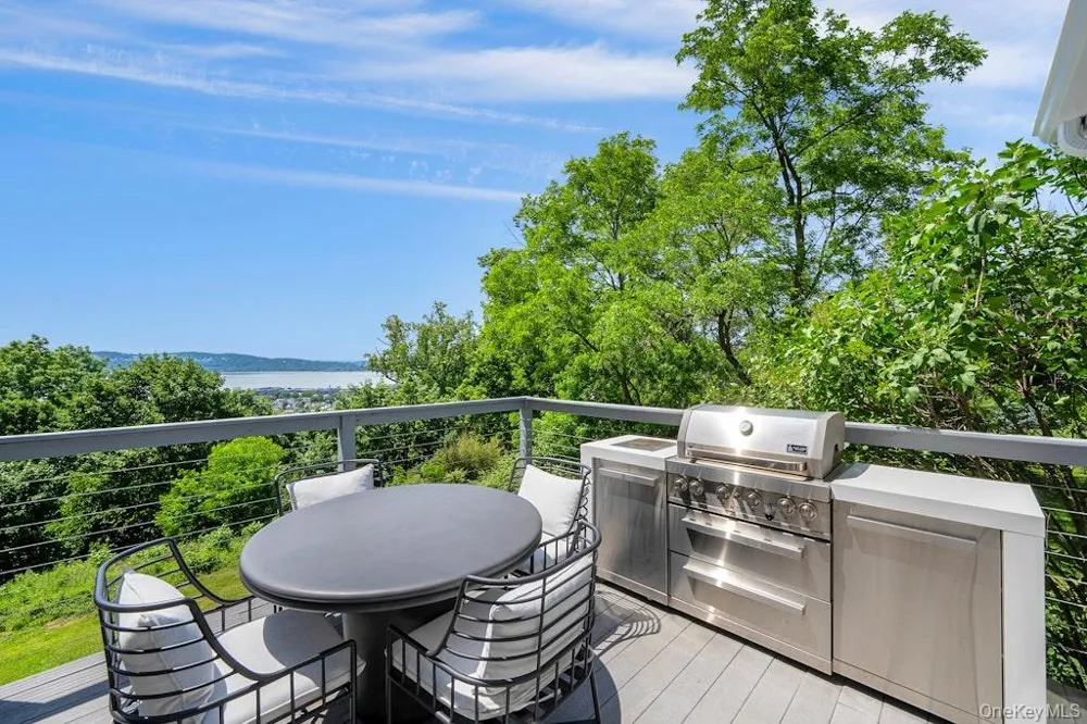 35 Walden Road Tarrytown, NY 10591