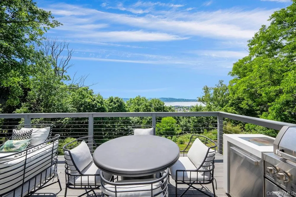35 Walden Road Tarrytown, NY 10591