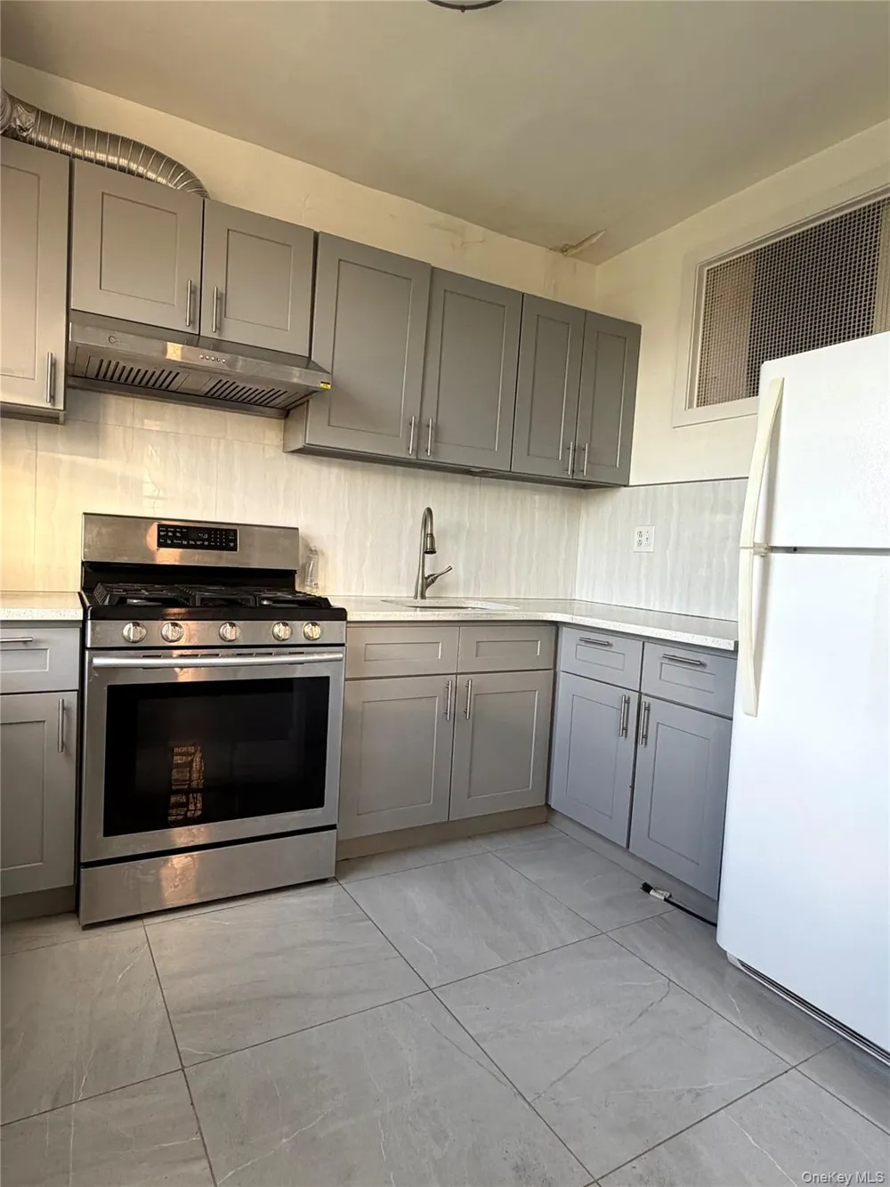 4035 Ithaca Street #4G Elmhurst, NY 11373