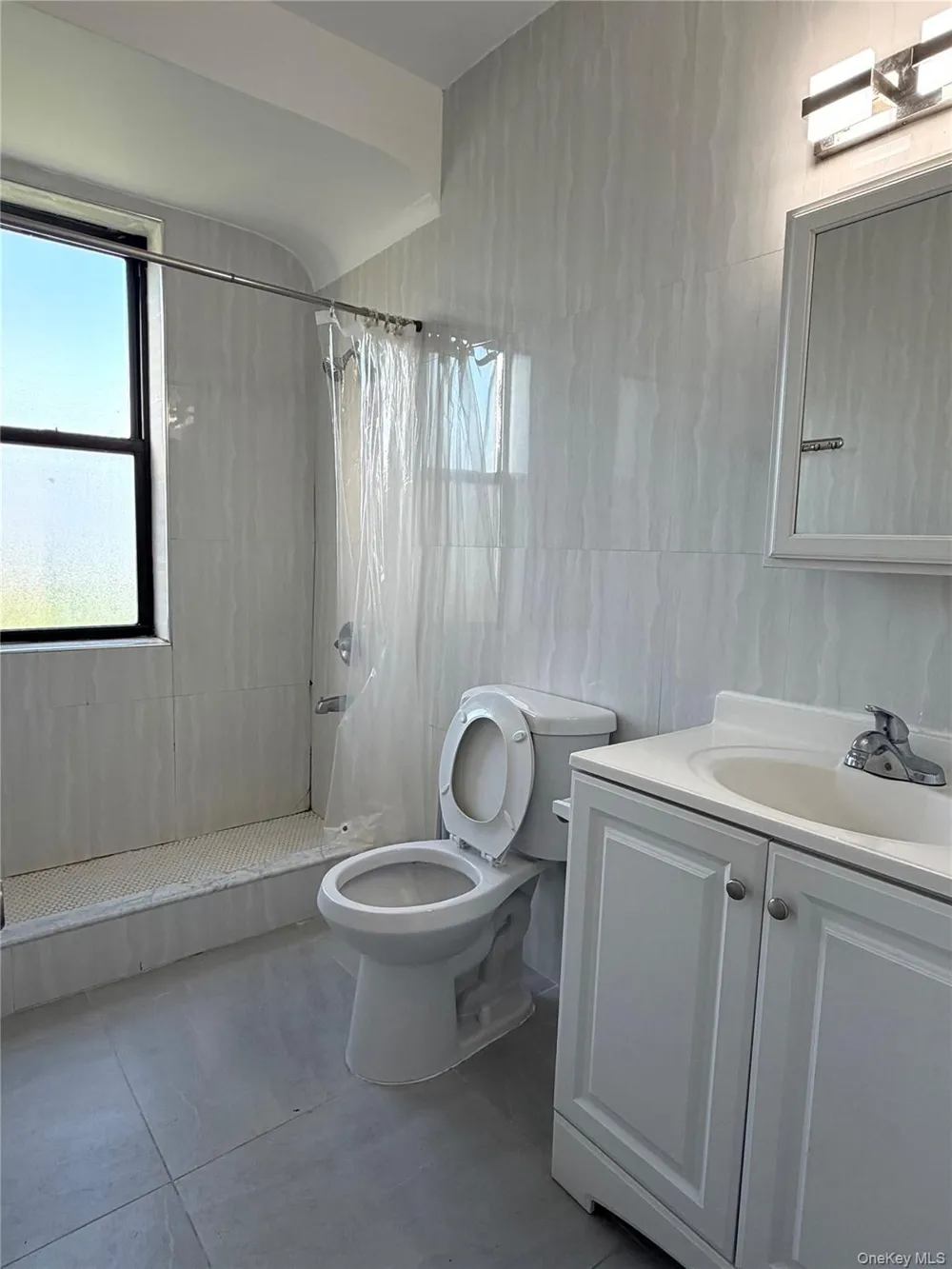 4035 Ithaca Street #4G Elmhurst, NY 11373