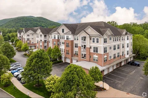 811 Regency Drive #802