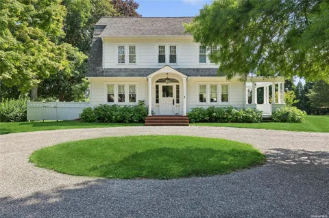2803 Montauk Highway
