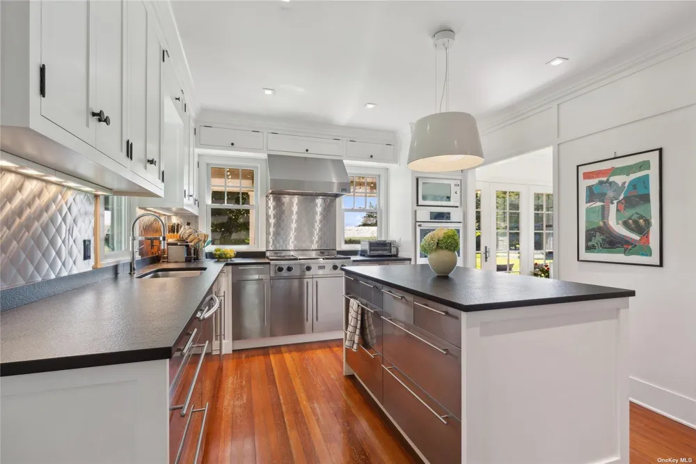 2803 Montauk Highway Bridgehampton, NY 11932