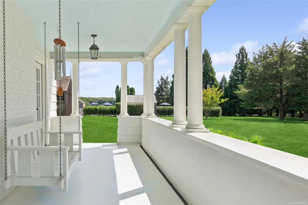 2803 Montauk Highway Bridgehampton, NY 11932