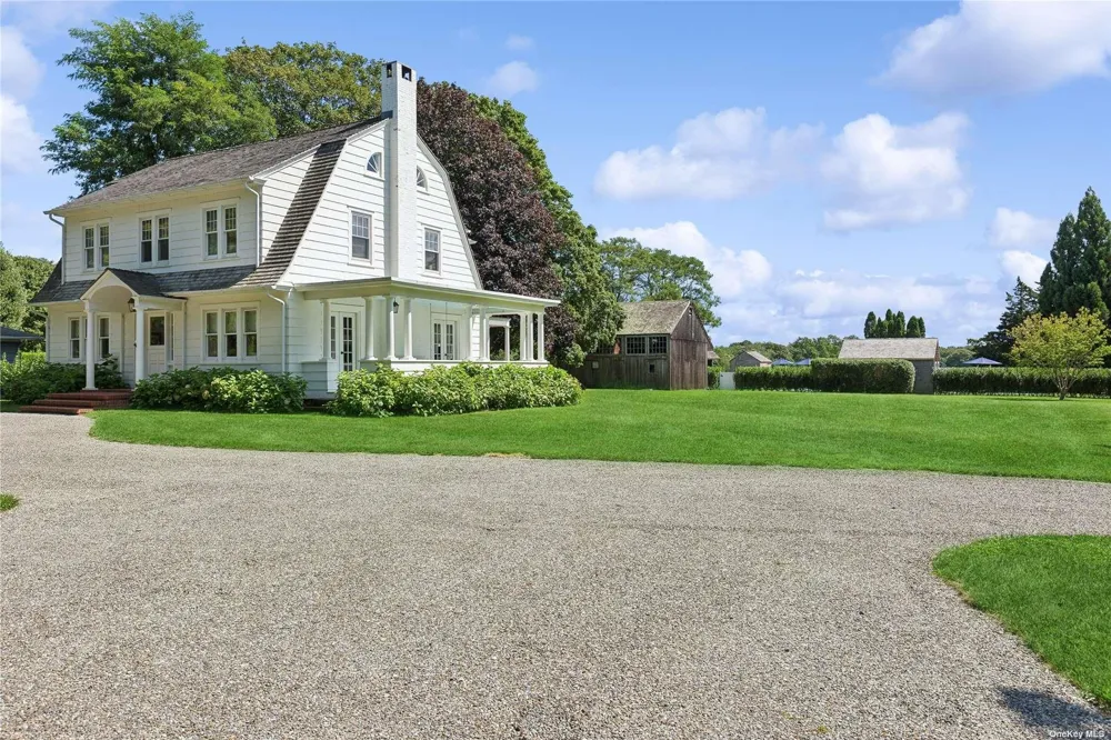 2803 Montauk Highway Bridgehampton, NY 11932