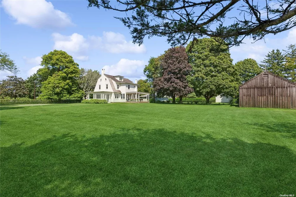 2803 Montauk Highway Bridgehampton, NY 11932