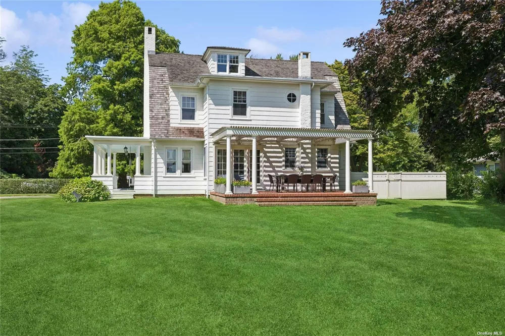 2803 Montauk Highway Bridgehampton, NY 11932