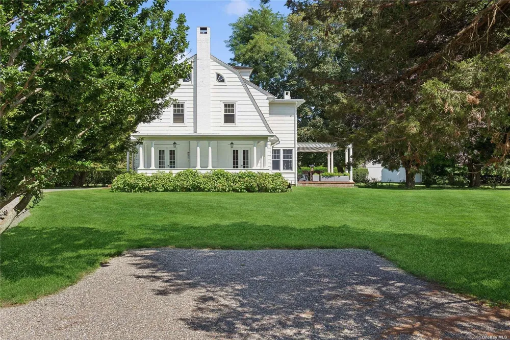 2803 Montauk Highway Bridgehampton, NY 11932