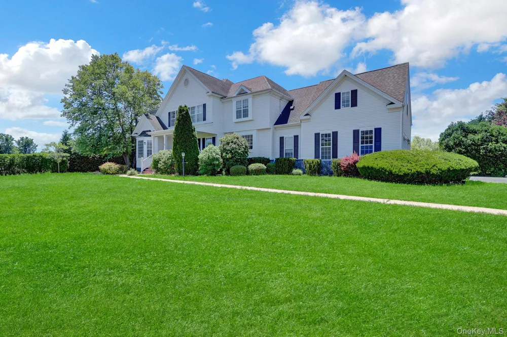 66 Canterbury Drive Wading River, NY 11792
