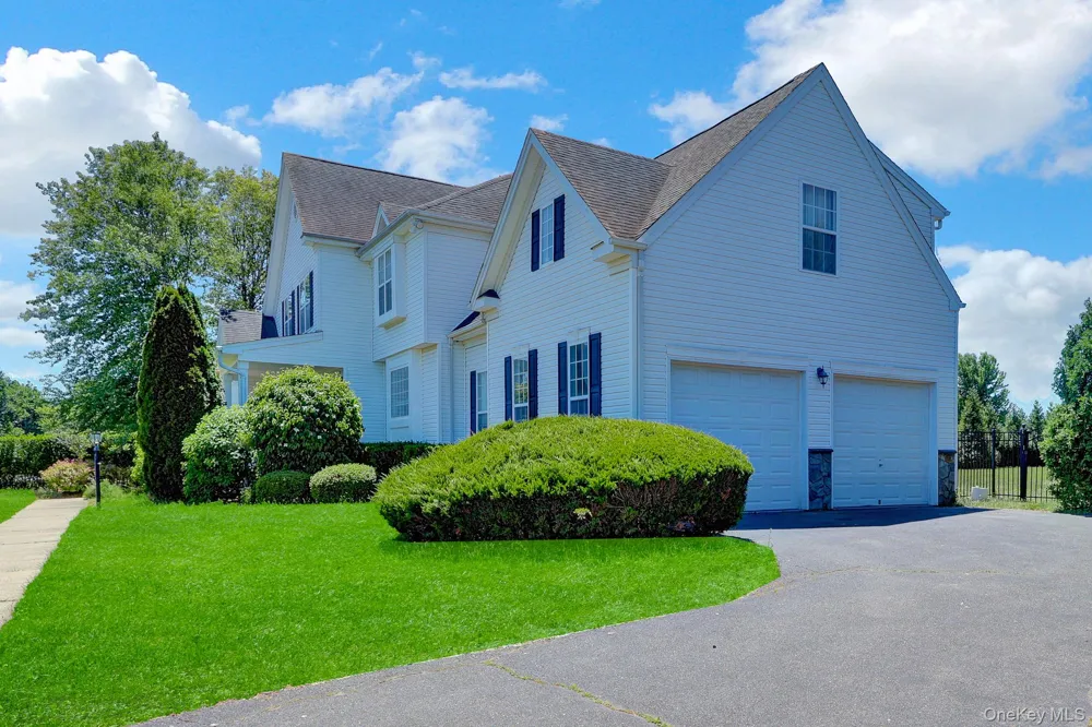 66 Canterbury Drive Wading River, NY 11792