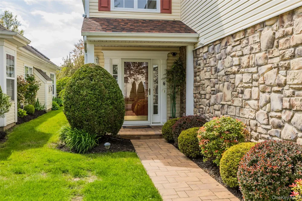 6 Julia Circle #6 Middle Island, NY 11953