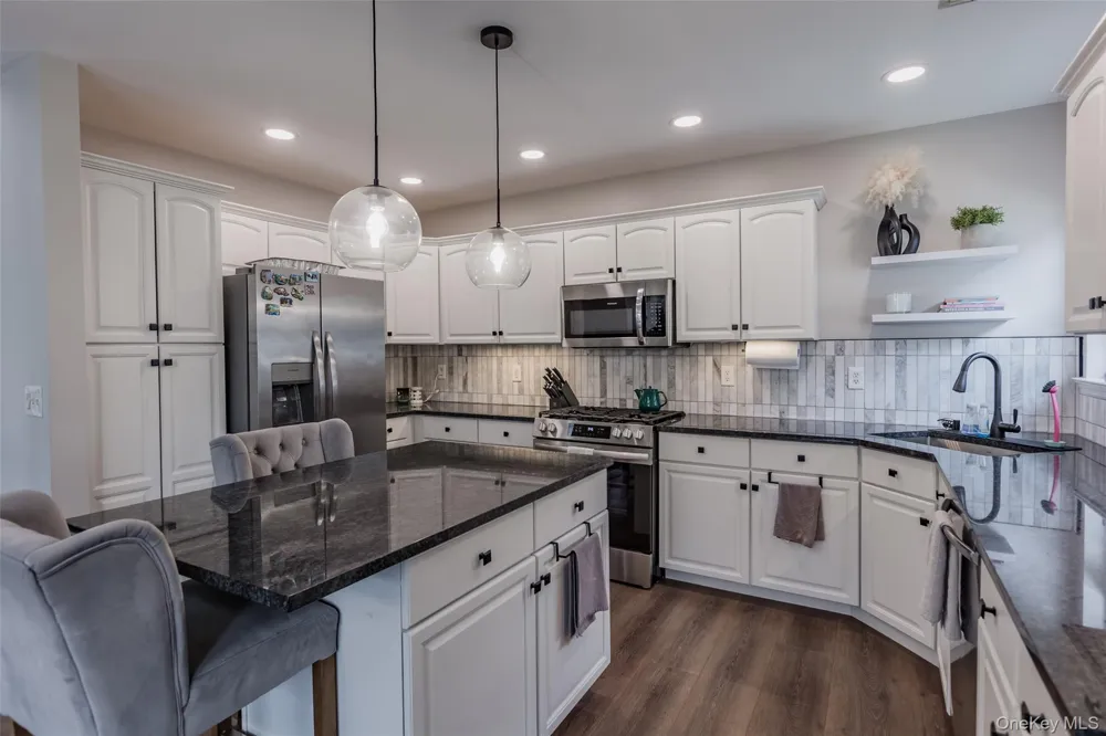 6 Julia Circle #6 Middle Island, NY 11953