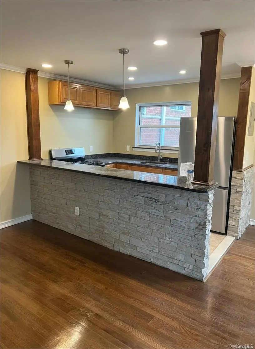 196-23 Dunton Avenue #2B Holliswood, NY 11423